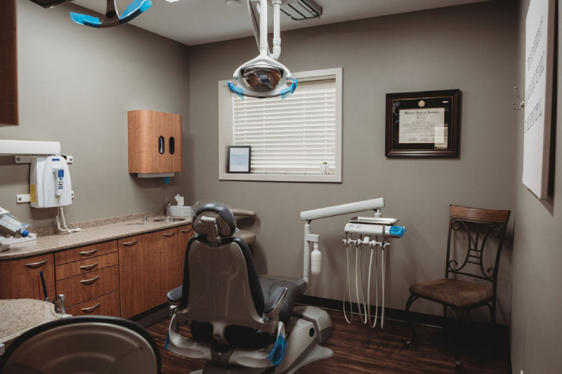 Dentist in 46563